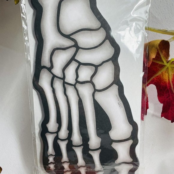 Pumpkin Hollow Shady Hollow Skeleton Footprint Floor Decoration Paper Cutout 16 - Picture 8 of 8
